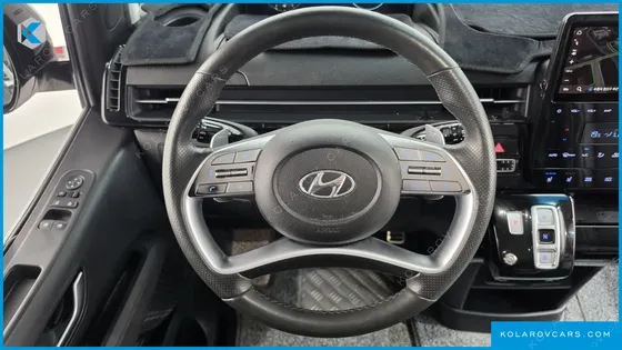 HYUNDAI STARIA L3.5 LOUNGE 9-SEATER