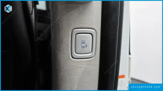 HYUNDAI STARIA L3.5 LOUNGE 9-SEATER