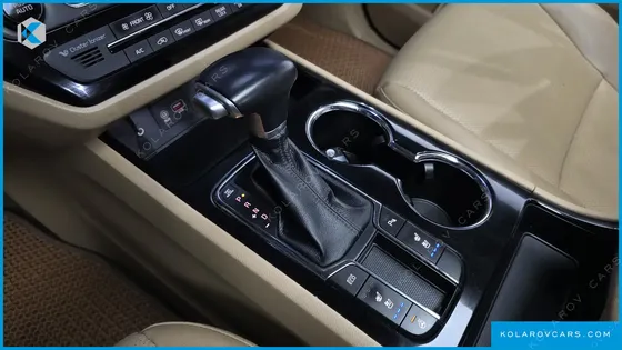 KIA CARNIVAL 9-SEATER PRSTIGE