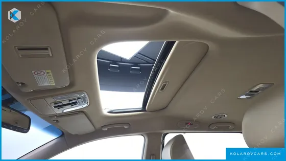 KIA CARNIVAL 9-SEATER PRSTIGE