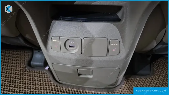 KIA CARNIVAL 9-SEATER PRSTIGE