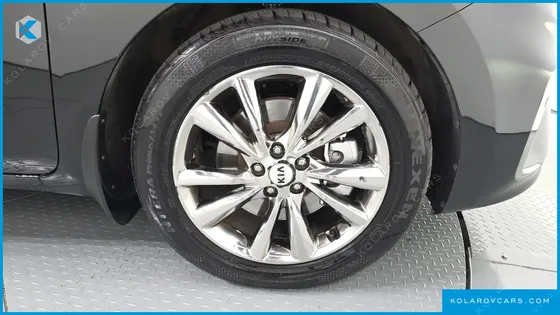 KIA CARNIVAL 9-SEATER PRSTIGE