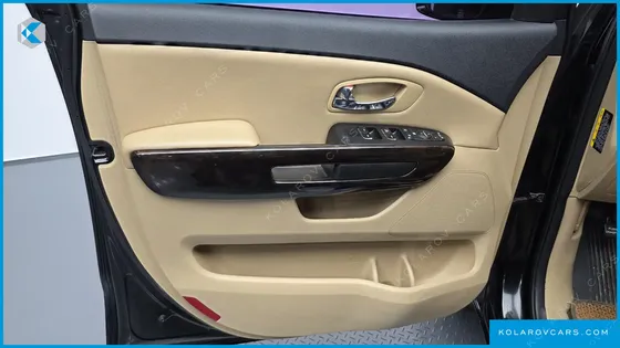 KIA CARNIVAL 9-SEATER PRSTIGE