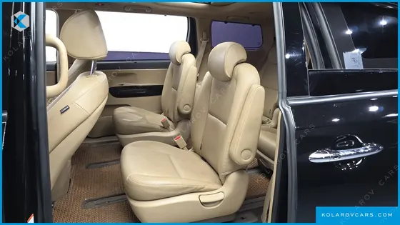 KIA CARNIVAL 9-SEATER PRSTIGE