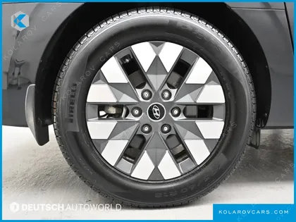 HYUNDAI STARIA 4WD LOUNGE 7-SEATER