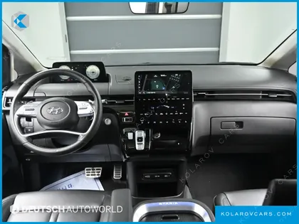 HYUNDAI STARIA 4WD LOUNGE 7-SEATER