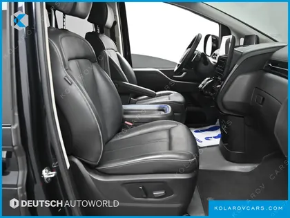 HYUNDAI STARIA 4WD LOUNGE 7-SEATER