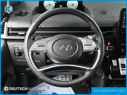 HYUNDAI STARIA 4WD LOUNGE 7-SEATER