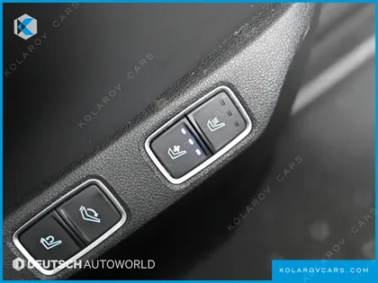 HYUNDAI STARIA 4WD LOUNGE 7-SEATER