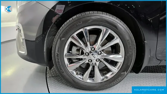 KIA CARNIVAL 9-SEATER NOBLESSE SPECIAL