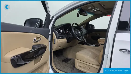 KIA CARNIVAL 7-SEATER LIMOUSINE