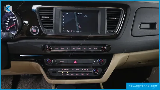 KIA CARNIVAL 7-SEATER LIMOUSINE