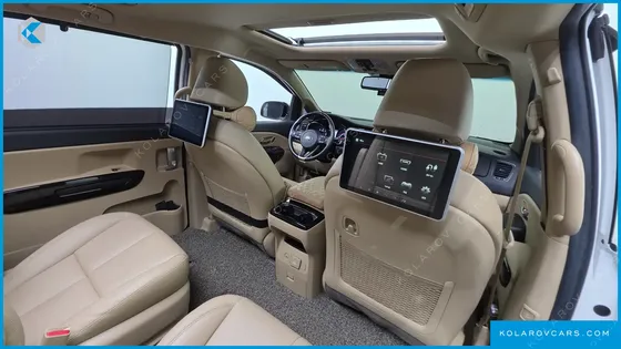 KIA CARNIVAL 7-SEATER LIMOUSINE