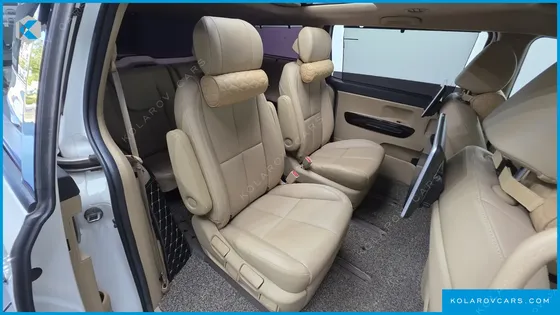 KIA CARNIVAL 7-SEATER LIMOUSINE
