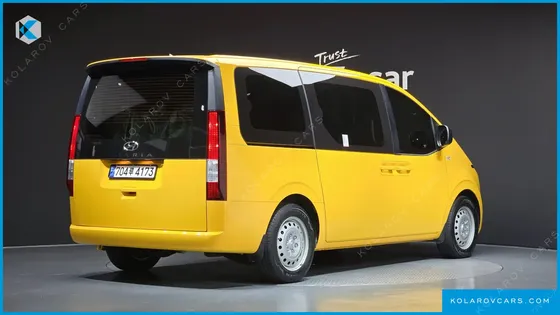 HYUNDAI STARIA TOURER 11-SEATER