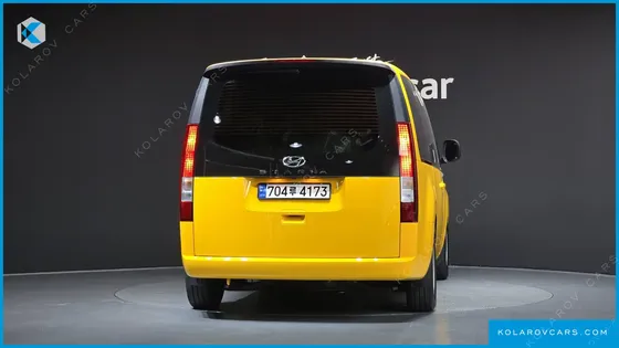 HYUNDAI STARIA TOURER 11-SEATER