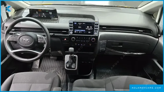 HYUNDAI STARIA TOURER 11-SEATER