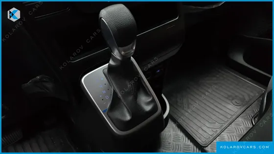 HYUNDAI STARIA TOURER 11-SEATER