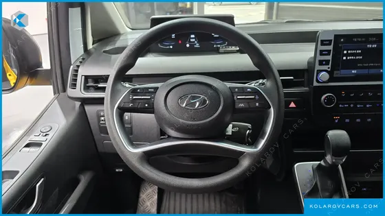 HYUNDAI STARIA TOURER 11-SEATER