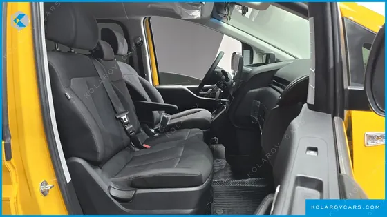 HYUNDAI STARIA TOURER 11-SEATER