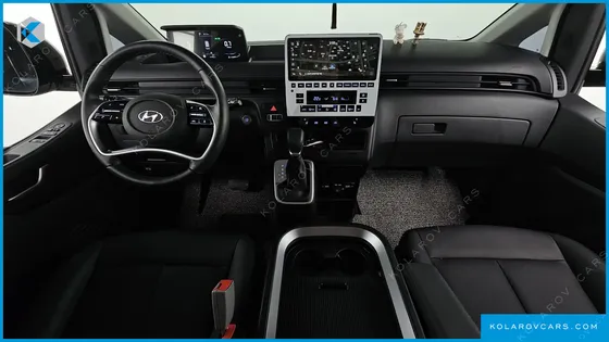 HYUNDAI STARIA CARGO 5-SEATER