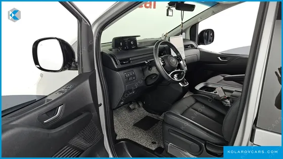 HYUNDAI STARIA CARGO 5-SEATER