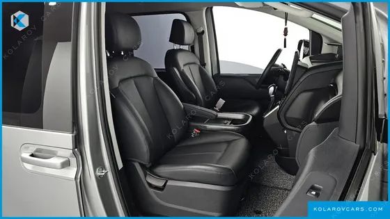 HYUNDAI STARIA CARGO 5-SEATER