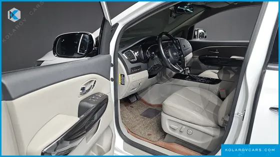 KIA CARNIVAL 9-SEATER NOBLESSE SPECIAL
