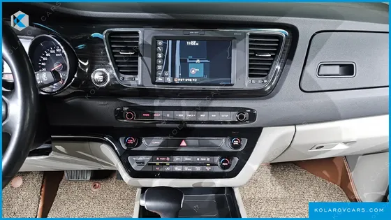 KIA CARNIVAL 9-SEATER NOBLESSE SPECIAL