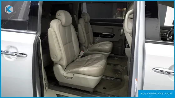 KIA CARNIVAL GASOLINE 9-SEATER NOBLESSE SPECIAL