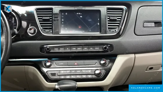 KIA CARNIVAL GASOLINE 9-SEATER NOBLESSE SPECIAL