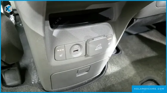 KIA CARNIVAL GASOLINE 9-SEATER NOBLESSE SPECIAL