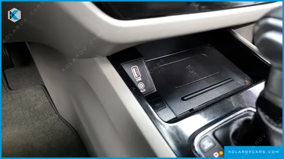 KIA CARNIVAL GASOLINE 9-SEATER NOBLESSE SPECIAL