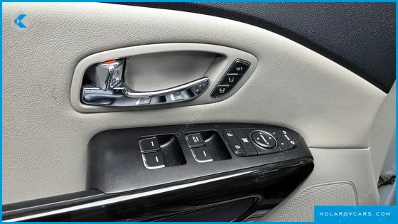 KIA CARNIVAL GASOLINE 9-SEATER NOBLESSE SPECIAL