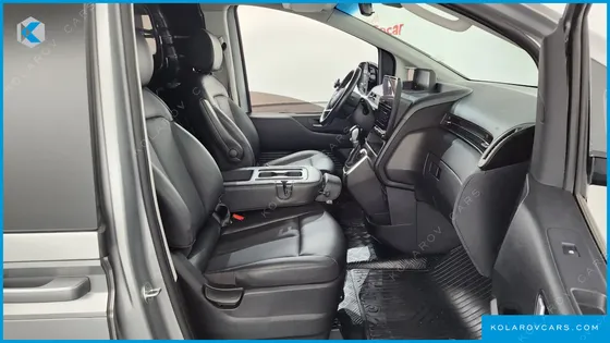 HYUNDAI STARIA CARGO 3-SEATER