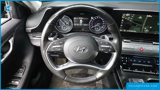 HYUNDAI GRANDEUR PREMIUM