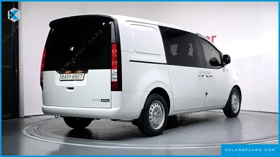 HYUNDAI STARIA CARGO 5-SEATER