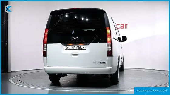 HYUNDAI STARIA CARGO 5-SEATER