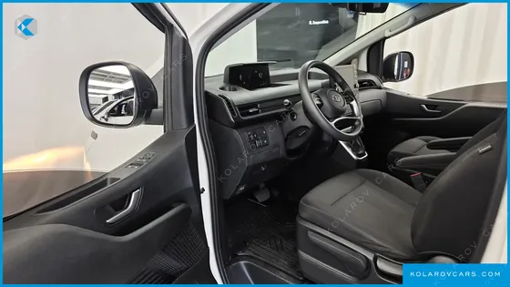 HYUNDAI STARIA CARGO 5-SEATER