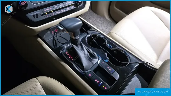 KIA CARNIVAL 9-SEATER PRSTIGE