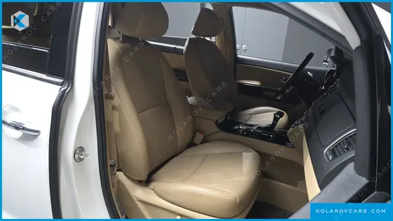 KIA CARNIVAL 9-SEATER PRSTIGE