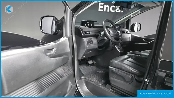 HYUNDAI STARIA CARGO 5-SEATER