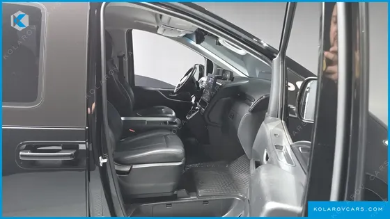 HYUNDAI STARIA CARGO 5-SEATER