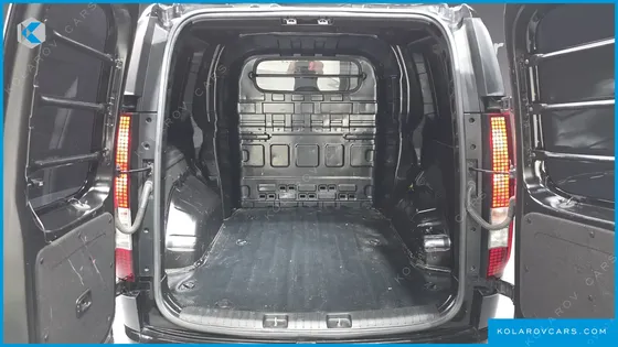 HYUNDAI STARIA CARGO 5-SEATER