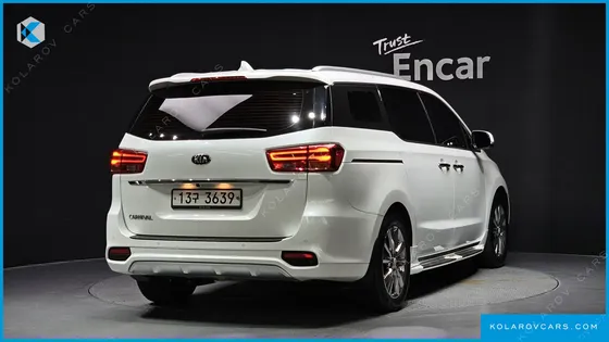 KIA CARNIVAL 9-SEATER NOBLESSE
