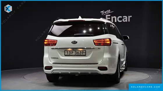 KIA CARNIVAL 9-SEATER NOBLESSE