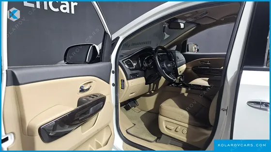 KIA CARNIVAL 9-SEATER NOBLESSE
