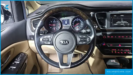 KIA CARNIVAL 9-SEATER NOBLESSE