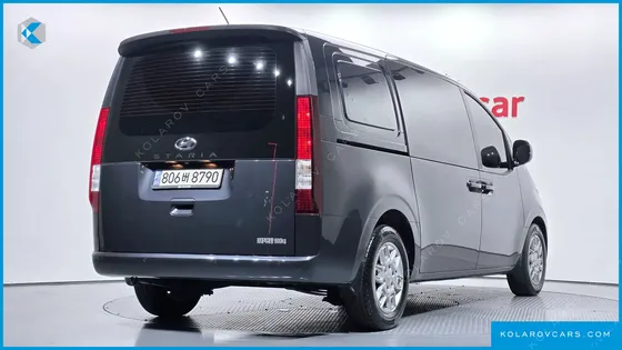 HYUNDAI STARIA CARGO 5-SEATER