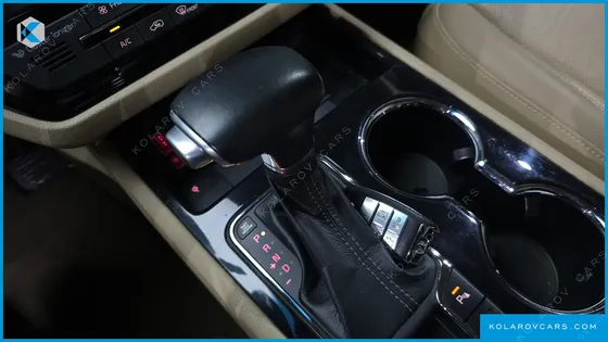 KIA CARNIVAL 7-SEATER LIMOUSINE